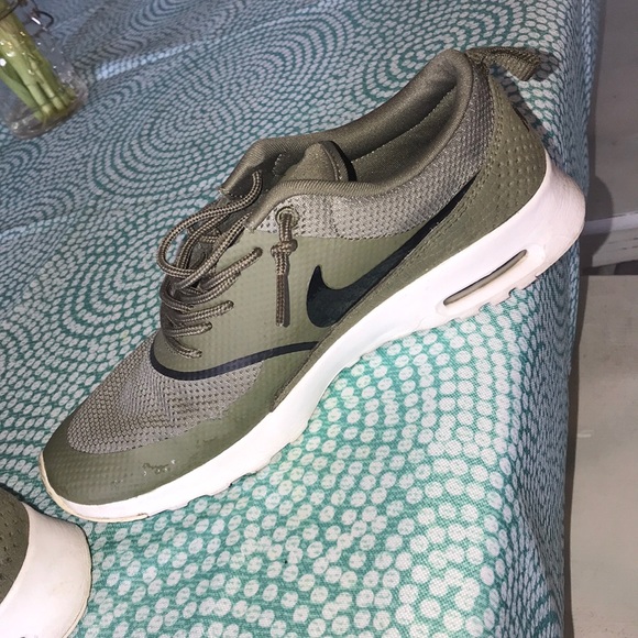 Nike air max’s Theas - Picture 6 of 7
